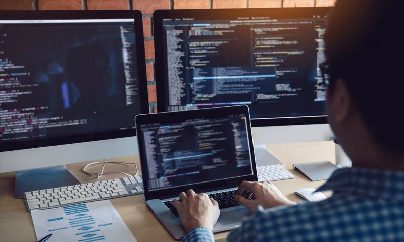 数据科学选型:R与Python如何赋能文登市网站建设?